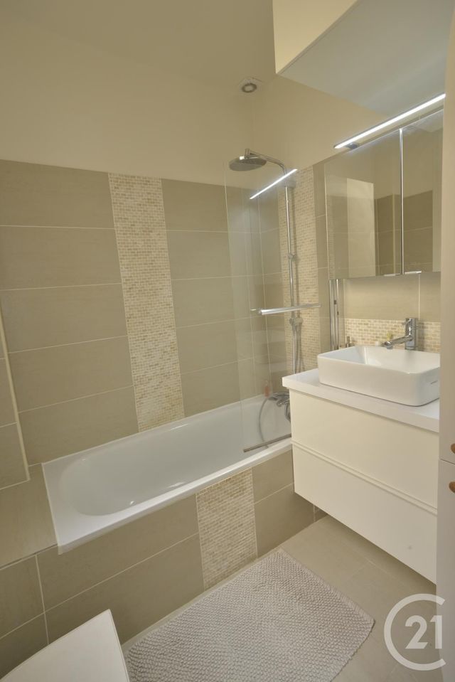 Appartement &agrave; louer - 2 pi&egrave;ces - 42,06 m2 - Paris - 75015 - ILE-DE-FRANCE