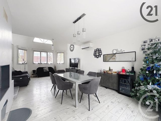 Maison à vendre - 9 pièces - 197 m2 - Ste Colombe - 77 - ILE-DE-FRANCE