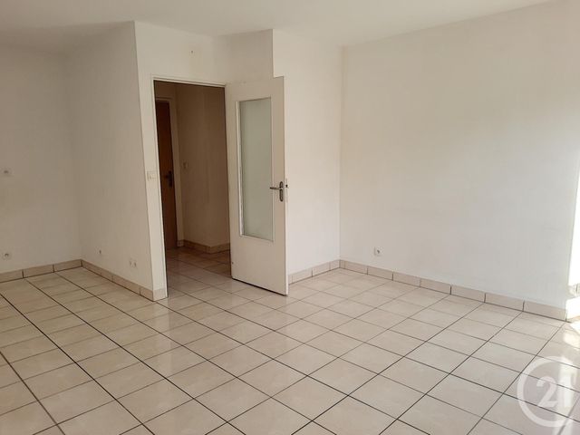 Appartement F2 &agrave; louer - 2 pi&egrave;ces - 41,63 m2 - Provins - 77 - ILE-DE-FRANCE
