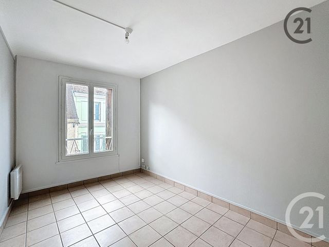 Appartement T4 à louer - 4 pièces - 71,14 m2 - Provins - 77 - ILE-DE-FRANCE