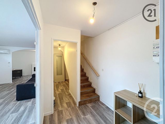 Appartement F5 &agrave; louer - 5 pi&egrave;ces - 89,68 m2 - Provins - 77 - ILE-DE-FRANCE