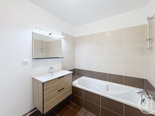 Appartement F3 &agrave; louer - 3 pi&egrave;ces - 56,98 m2 - Provins - 77 - ILE-DE-FRANCE