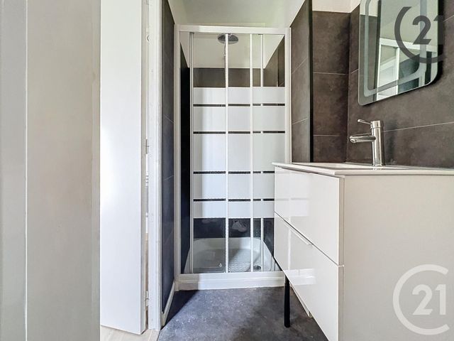 Appartement F1 &agrave; louer - 1 pi&egrave;ce - 27,90 m2 - Villiers St Georges - 77 - ILE-DE-FRANCE