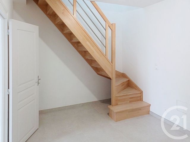 Maison &agrave; louer - 4 pi&egrave;ces - 106 m2 - Chalautre La Grande - 77 - ILE-DE-FRANCE