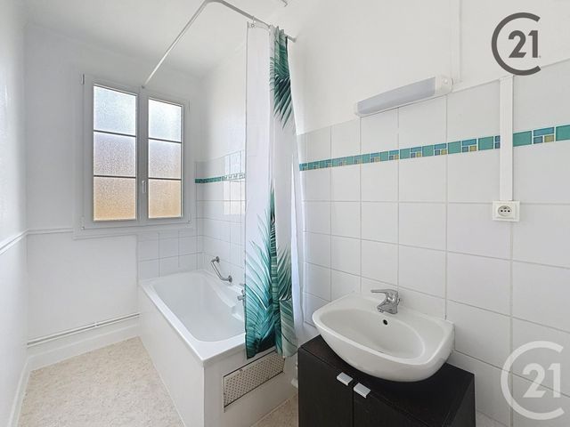 Appartement F3 &agrave; louer - 3 pi&egrave;ces - 59,40 m2 - Provins - 77 - ILE-DE-FRANCE