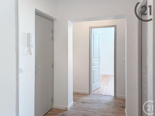 Appartement F3 &agrave; louer - 3 pi&egrave;ces - 60,59 m2 - Provins - 77 - ILE-DE-FRANCE