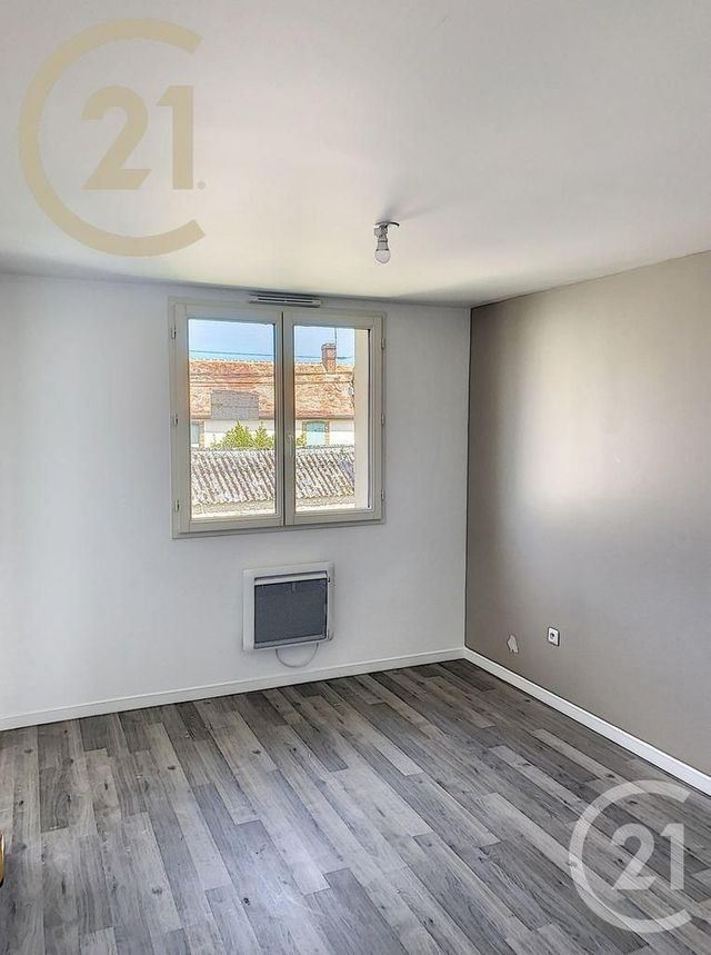 Maison &agrave; louer - 4 pi&egrave;ces - 80,36 m2 - Jutigny - 77 - ILE-DE-FRANCE