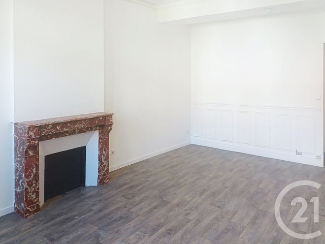 Appartement F1 &agrave; louer - 1 pi&egrave;ce - 32,25 m2 - Provins - 77 - ILE-DE-FRANCE