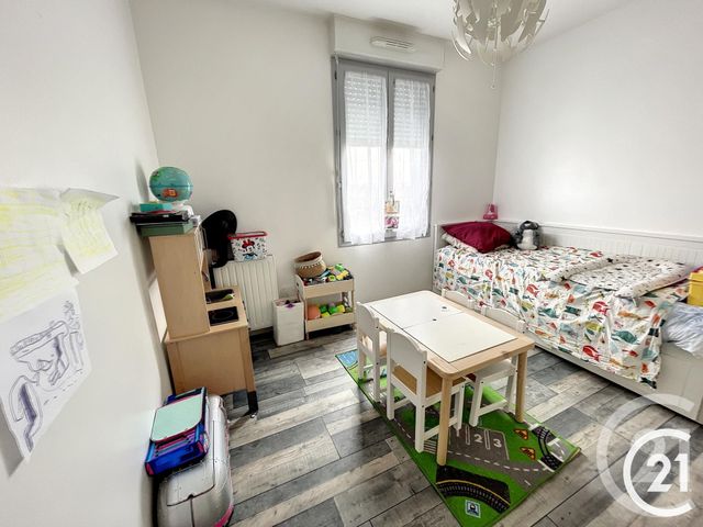 Appartement F4 &agrave; louer - 4 pi&egrave;ces - 77,34 m2 - Nangis - 77 - ILE-DE-FRANCE