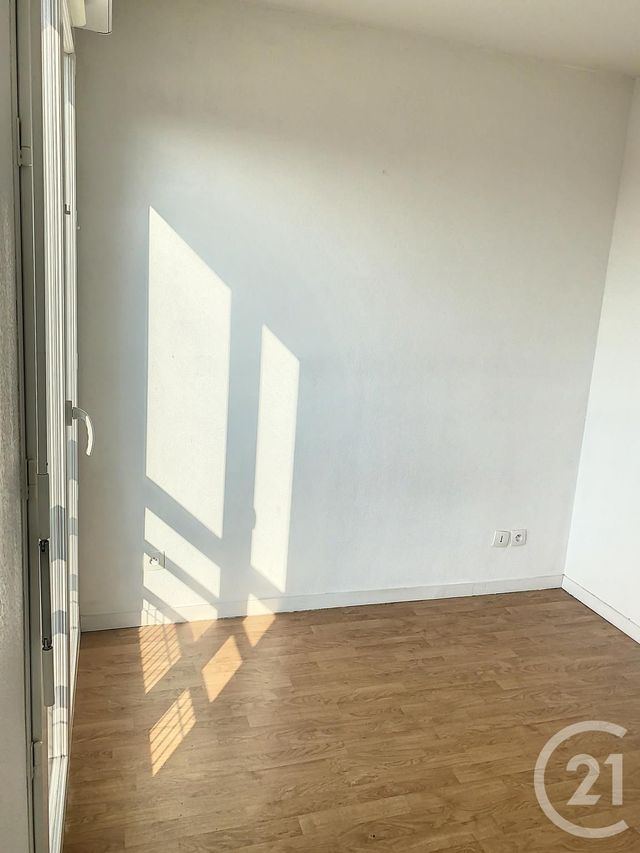 Appartement F3 &agrave; louer - 3 pi&egrave;ces - 52,62 m2 - Provins - 77 - ILE-DE-FRANCE
