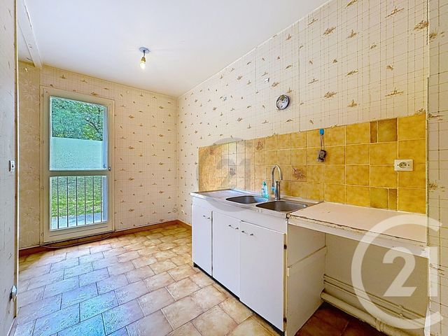 Appartement &agrave; vendre - 4 pi&egrave;ces - 75 m2 - Provins - 77 - ILE-DE-FRANCE