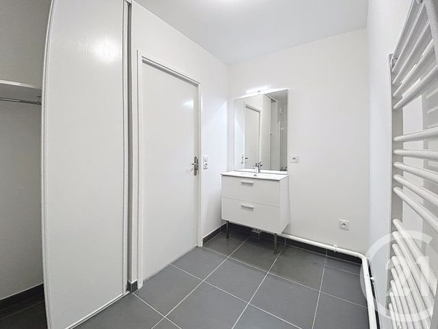 Appartement F4 &agrave; louer - 4 pi&egrave;ces - 75 m2 - Provins - 77 - ILE-DE-FRANCE