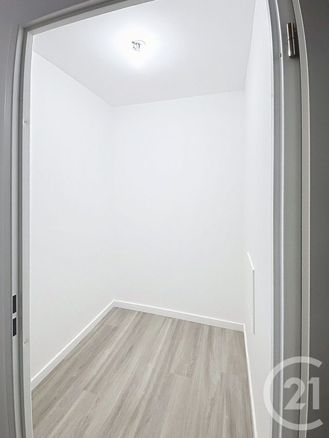 Appartement F4 &agrave; louer - 4 pi&egrave;ces - 75 m2 - Provins - 77 - ILE-DE-FRANCE