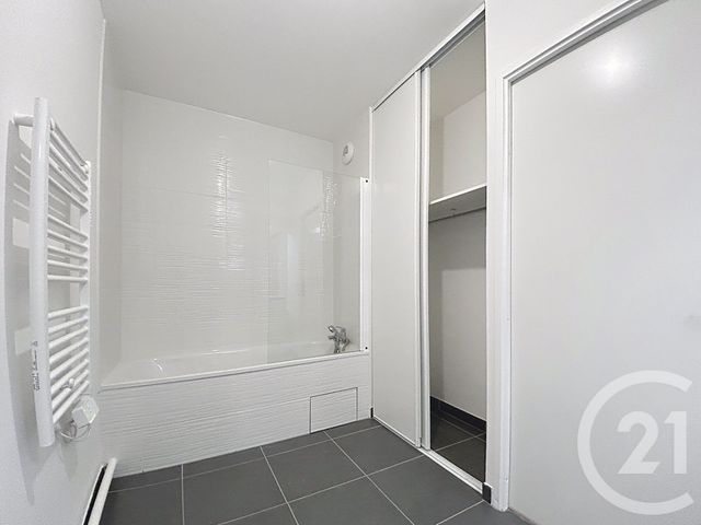 Appartement F4 &agrave; louer - 4 pi&egrave;ces - 75 m2 - Provins - 77 - ILE-DE-FRANCE
