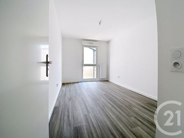 Appartement F4 &agrave; louer - 4 pi&egrave;ces - 75 m2 - Provins - 77 - ILE-DE-FRANCE