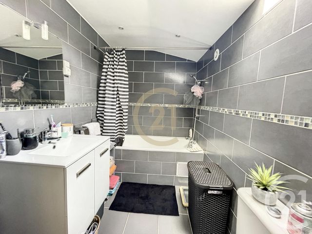 Maison &agrave; louer - 3 pi&egrave;ces - 83,41 m2 - Sourdun - 77 - ILE-DE-FRANCE