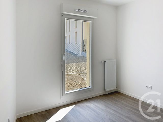 Appartement F4 &agrave; louer - 4 pi&egrave;ces - 72,70 m2 - Provins - 77 - ILE-DE-FRANCE
