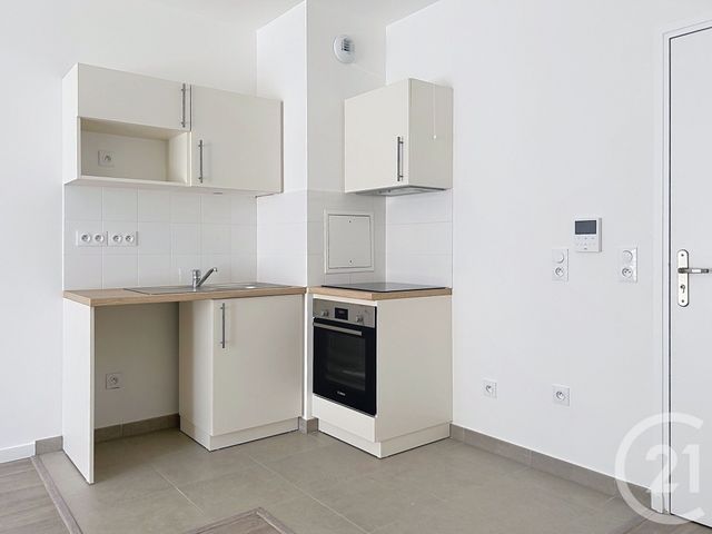 Appartement F4 &agrave; louer - 4 pi&egrave;ces - 72,70 m2 - Provins - 77 - ILE-DE-FRANCE
