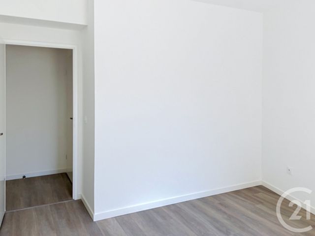 Appartement F4 &agrave; louer - 4 pi&egrave;ces - 72,70 m2 - Provins - 77 - ILE-DE-FRANCE