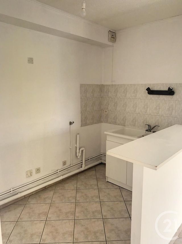 Appartement F2 &agrave; louer - 2 pi&egrave;ces - 47,30 m2 - Provins - 77 - ILE-DE-FRANCE