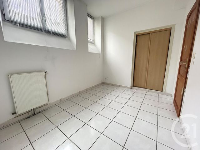 Appartement F3 &agrave; louer - 3 pi&egrave;ces - 46,97 m2 - Provins - 77 - ILE-DE-FRANCE