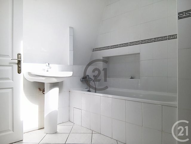 Appartement F1 &agrave; louer - 1 pi&egrave;ce - 28,29 m2 - Provins - 77 - ILE-DE-FRANCE