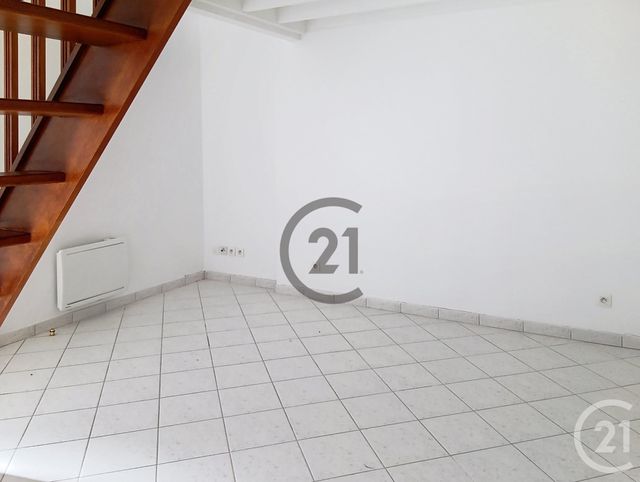 Appartement F1 &agrave; louer - 1 pi&egrave;ce - 28,29 m2 - Provins - 77 - ILE-DE-FRANCE