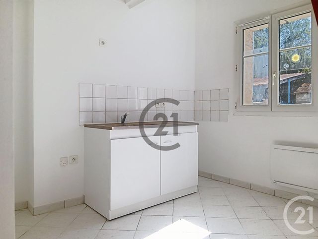 Appartement F1 &agrave; louer - 1 pi&egrave;ce - 28,29 m2 - Provins - 77 - ILE-DE-FRANCE