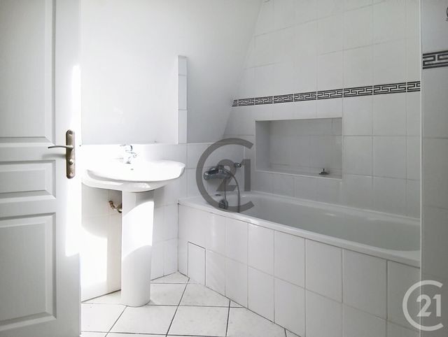 Appartement F1 &agrave; louer - 1 pi&egrave;ce - 28,29 m2 - Provins - 77 - ILE-DE-FRANCE