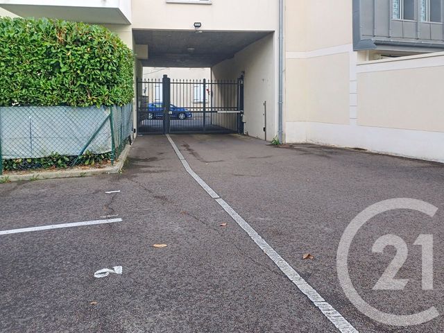 Parking &agrave; louer - 12 m2 - Provins - 77 - ILE-DE-FRANCE