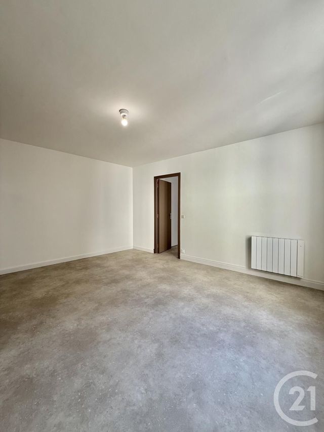 Appartement F2 &agrave; louer - 2 pi&egrave;ces - 46,77 m2 - Moulins - 03 - AUVERGNE
