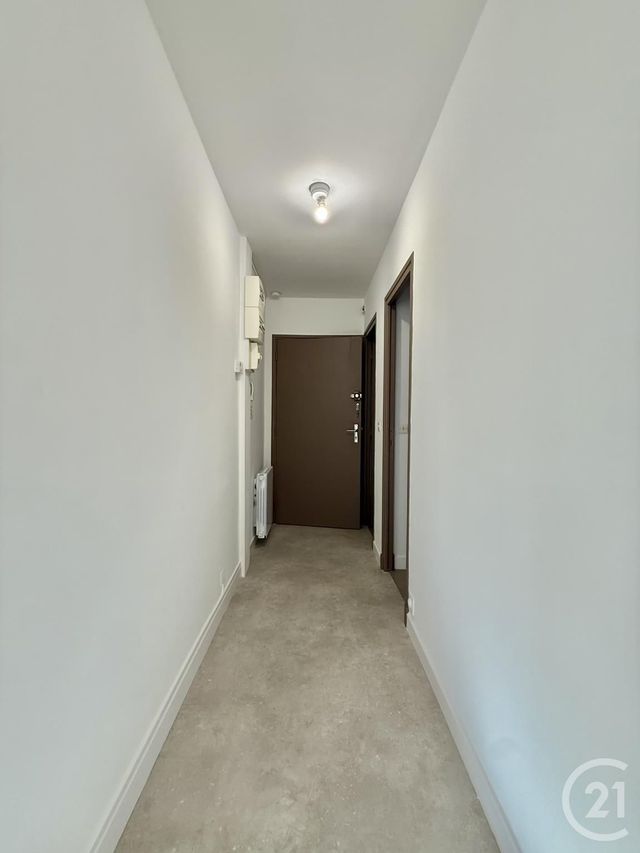 Appartement F2 &agrave; louer - 2 pi&egrave;ces - 46,77 m2 - Moulins - 03 - AUVERGNE