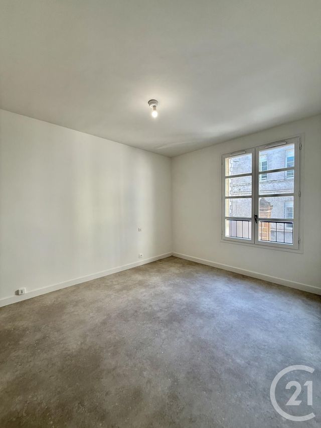 Appartement F2 &agrave; louer - 2 pi&egrave;ces - 46,77 m2 - Moulins - 03 - AUVERGNE