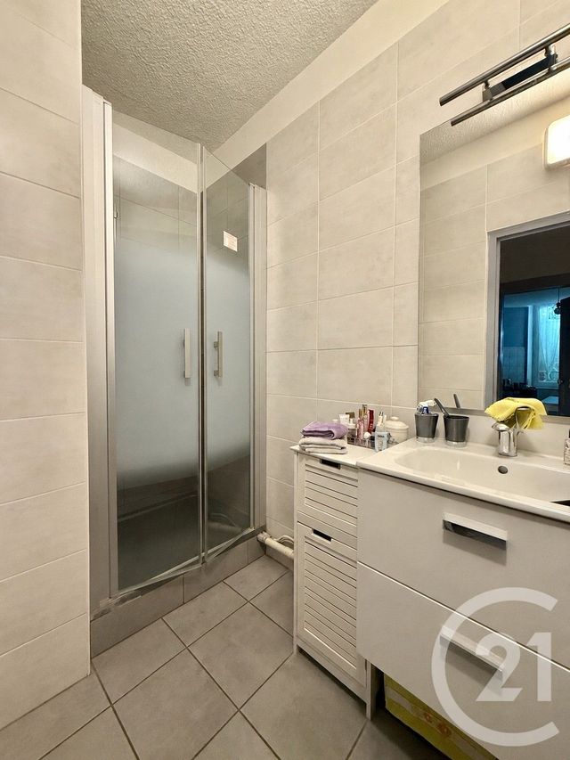 Appartement F3 &agrave; louer - 3 pi&egrave;ces - 73,70 m2 - Moulins - 03 - AUVERGNE