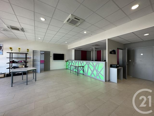 Local commercial à louer - 847.0 m2 - 03 - Allier