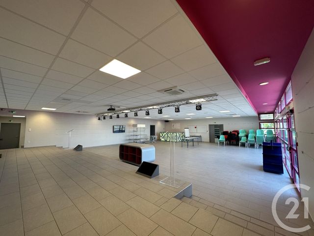 Local commercial à louer - 847.0 m2 - 03 - Allier