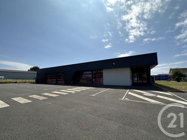 Local commercial à louer - 847.0 m2 - 03 - Allier