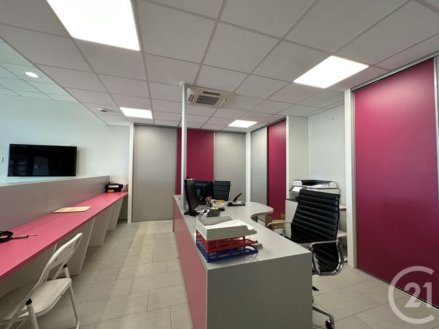 Local commercial à louer - 847.0 m2 - 03 - Allier