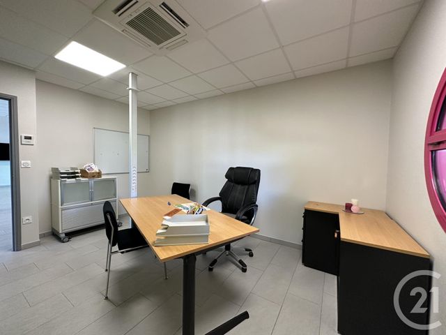 Local commercial à louer - 847.0 m2 - 03 - Allier