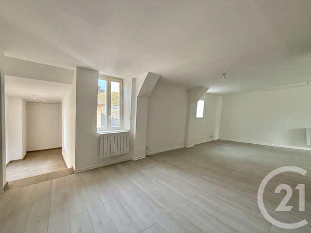 Appartement F3 &agrave; louer - 3 pi&egrave;ces - 69,80 m2 - Moulins - 03 - AUVERGNE