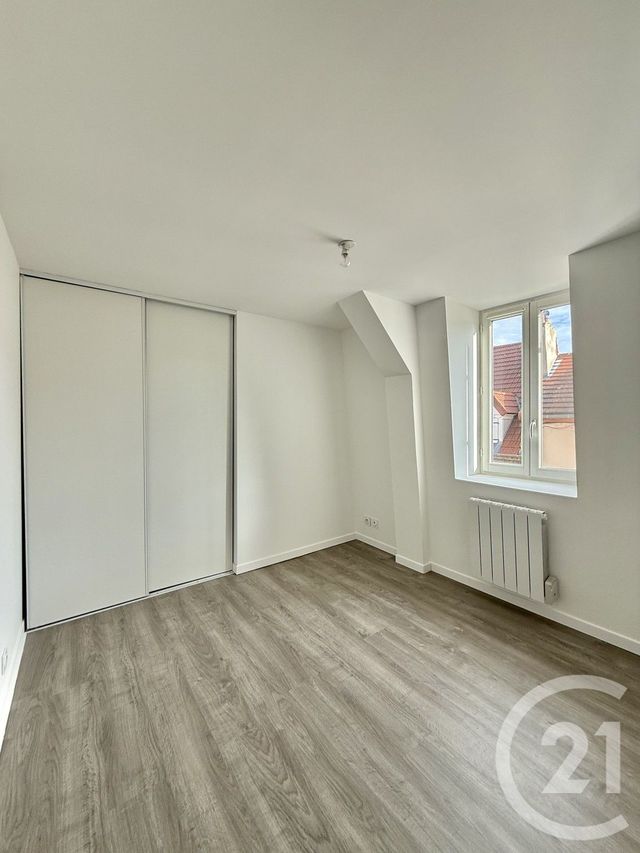 Appartement F3 &agrave; louer - 3 pi&egrave;ces - 69,80 m2 - Moulins - 03 - AUVERGNE