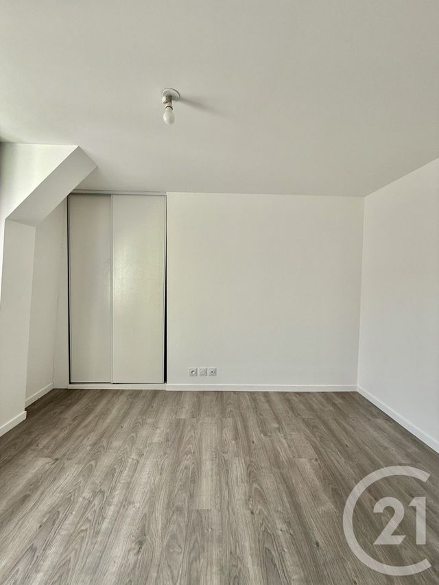 Appartement F3 &agrave; louer - 3 pi&egrave;ces - 69,80 m2 - Moulins - 03 - AUVERGNE