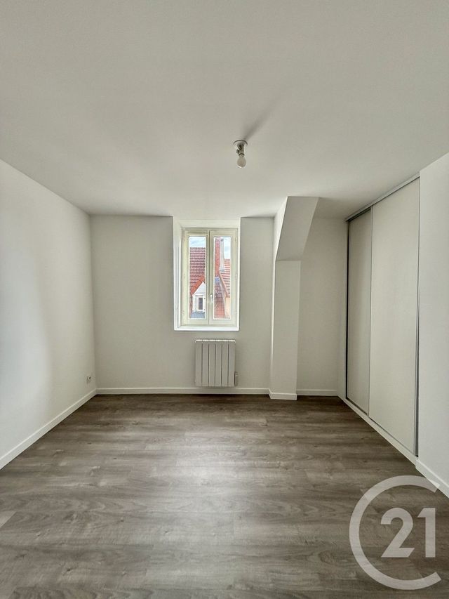 Appartement F3 &agrave; louer - 3 pi&egrave;ces - 69,80 m2 - Moulins - 03 - AUVERGNE