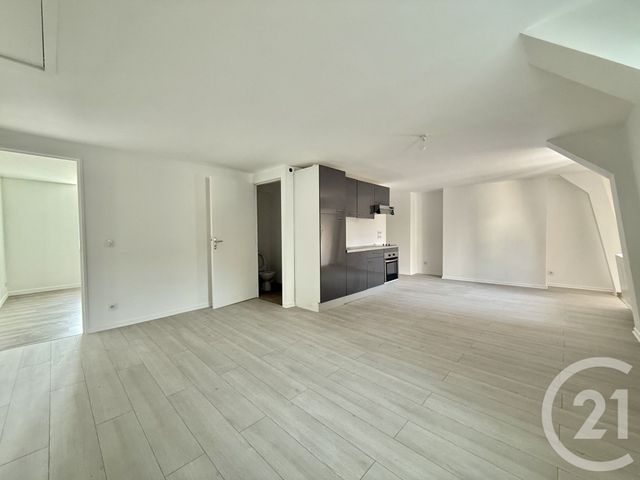 Appartement F3 &agrave; louer - 3 pi&egrave;ces - 69,80 m2 - Moulins - 03 - AUVERGNE