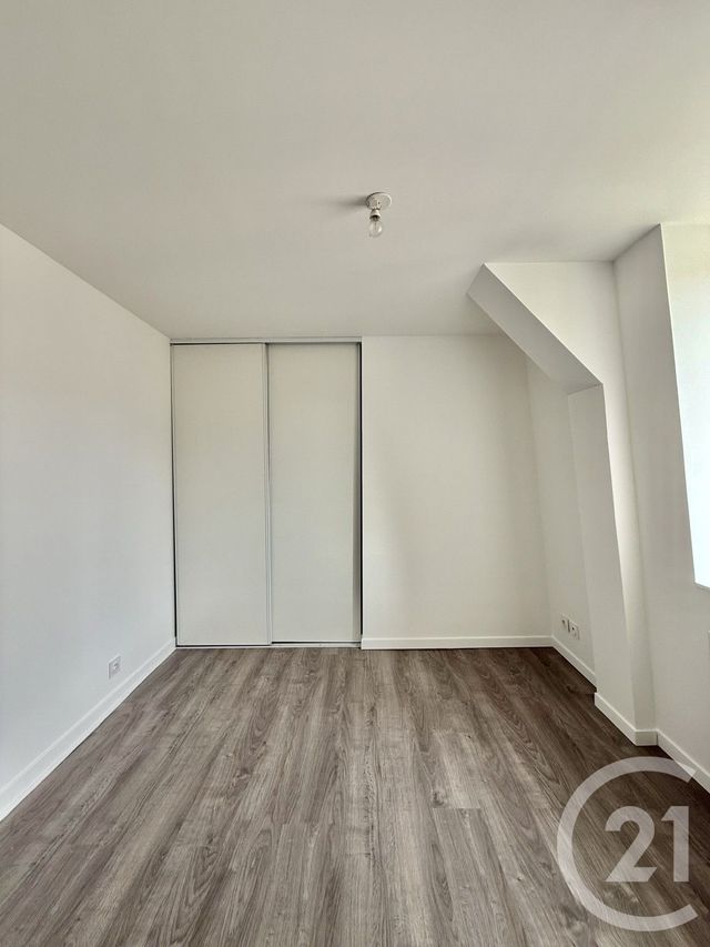Appartement F3 &agrave; louer - 3 pi&egrave;ces - 69,80 m2 - Moulins - 03 - AUVERGNE