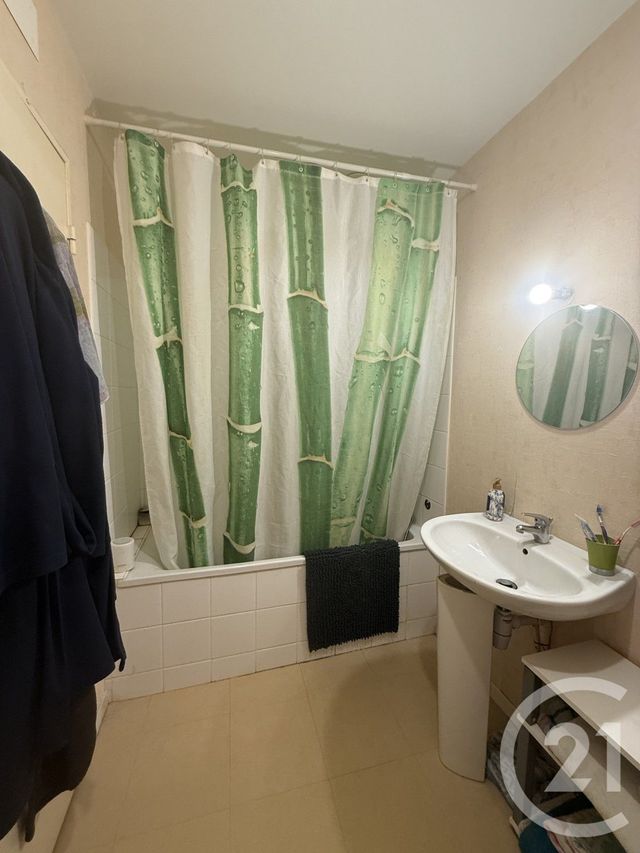 Appartement F3 à vendre - 4 pièces - 63,68 m2 - Yzeure - 03 - AUVERGNE