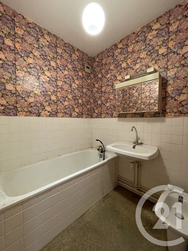 Appartement F3 à vendre - 3 pièces - 75,25 m2 - Moulins - 03 - AUVERGNE