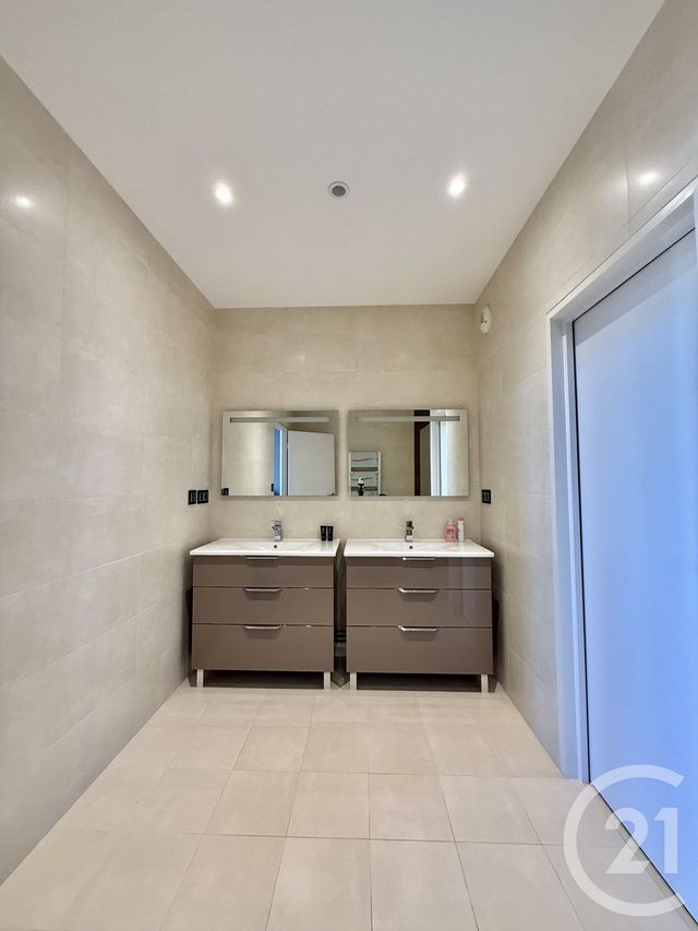 Appartement F4 à louer - 4 pièces - 181,90 m2 - Moulins - 03 - AUVERGNE