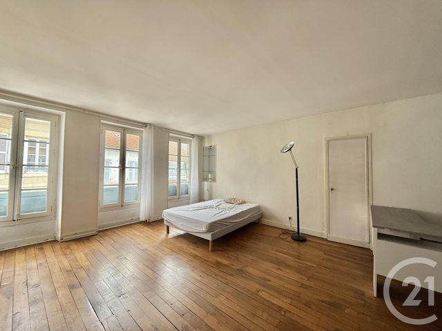 Appartement F5 à vendre - 5 pièces - 152,10 m2 - Moulins - 03 - AUVERGNE