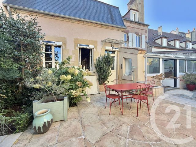 Maison à vendre - 4 pièces - 223,93 m2 - Moulins - 03 - AUVERGNE